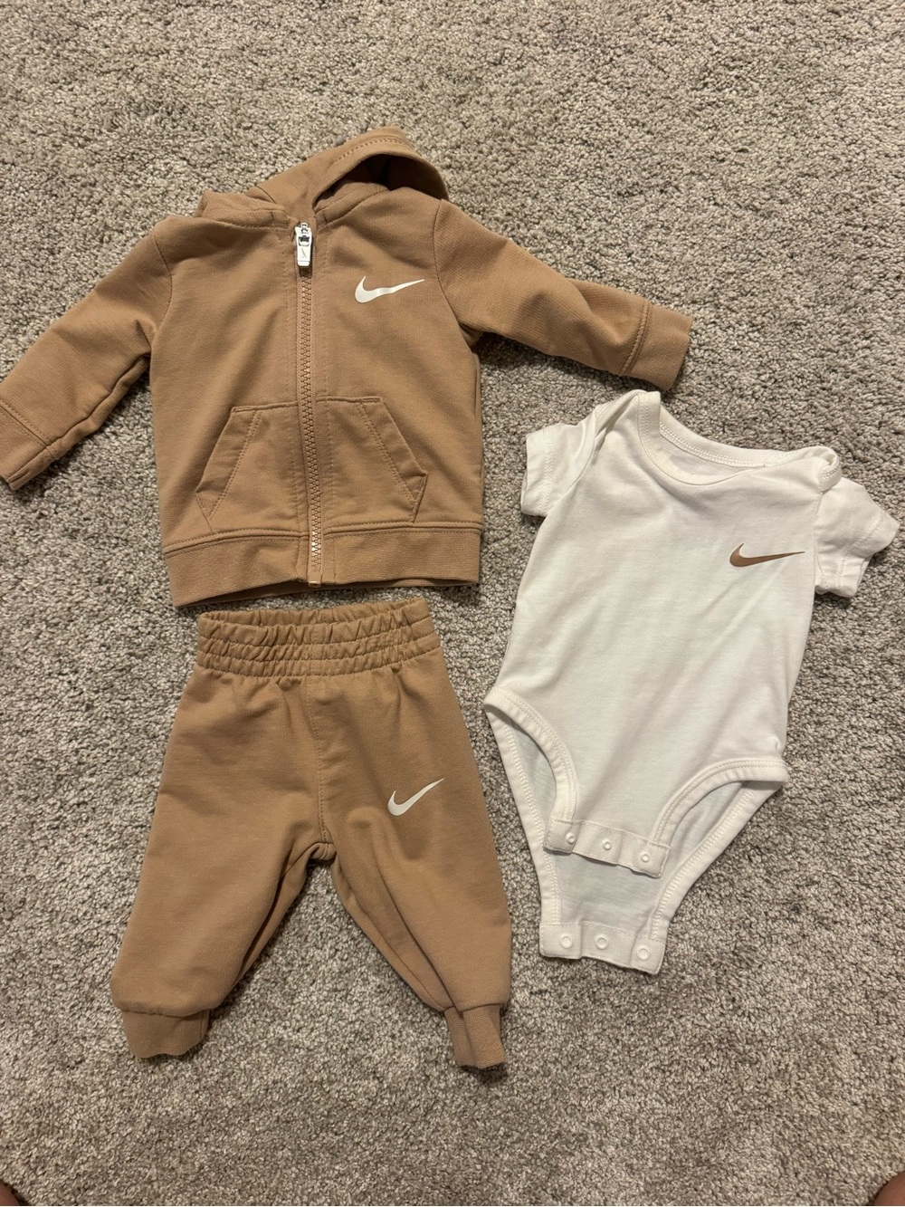 Newborn Nike Baby Hoodie, Joggers & Onesie Set in Tan and White